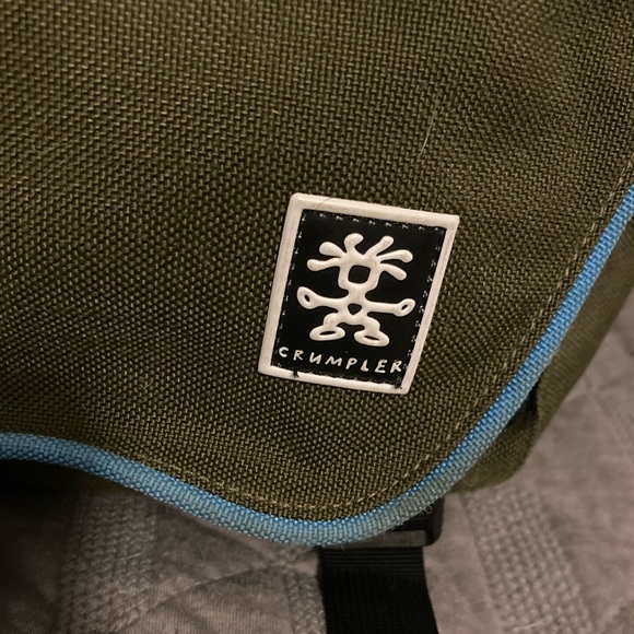 Crumpler Padded Camera Shoulder Bag - Picture 2 of 7